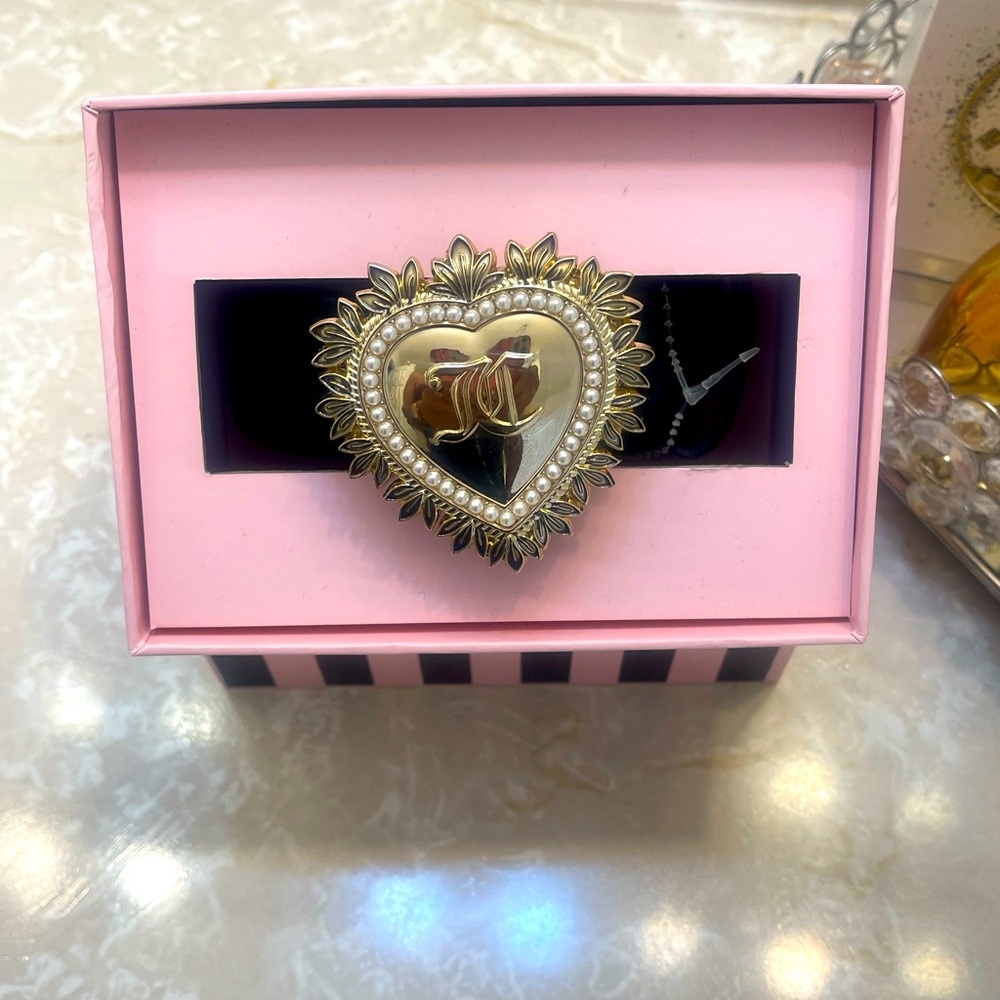 Women’s 🖤 Buckle Heart Belt - Picture 4 of 6